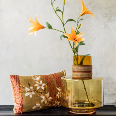 Mondgeblazen HEAL vaas Zon in goudgele tinten – duurzame designvaas met zachte brasa van gerecycled textiel